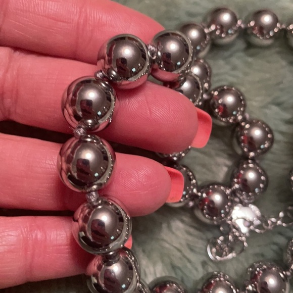 NWT SILVER TONE LARGE BEAD 16-18” NECKLACE and BRACELET set. Charter club - Picture 11 of 12